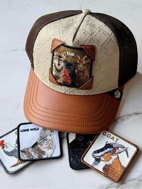 Goorin Bros. "IN THE CLERB" Trucker Hat.
Mesh SnapBack. NWT